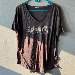 Mom life tee shirt, gray